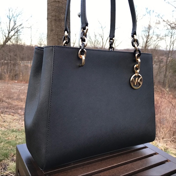 ❗️SOLD❗Michael Kors Sofia Large Tote Shoulder Bag - Picture 3 of 8